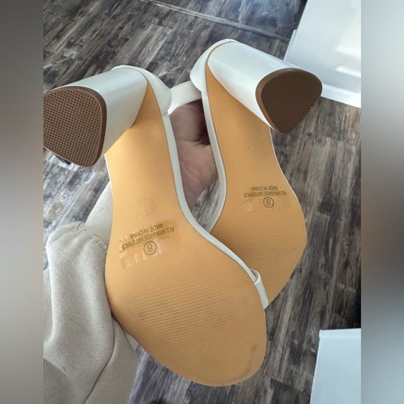 Kamali Off White Ankle Strap Heels - Picture 3 of 5